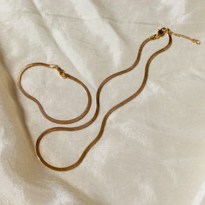 Dea Dia Slinky Gold Flat Herringbone Chain Necklace
